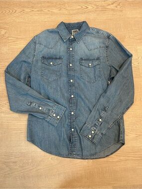 GAP Men's Medium Blue Denim Button-Down Shirt